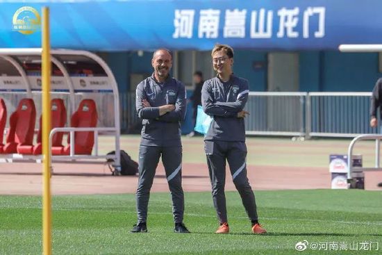 帕利尼亚夏窗时曾一度接近加盟拜仁，不过由于富勒姆找不到替代者，这笔交易告吹。